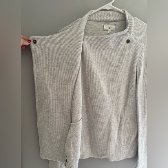 Lou & Grey Womens Ribbed Light Grey Cardigan SZ SM Button Closure Moto Modern - Picture 3 of 8